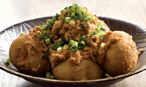 新じゃがのごま味噌煮