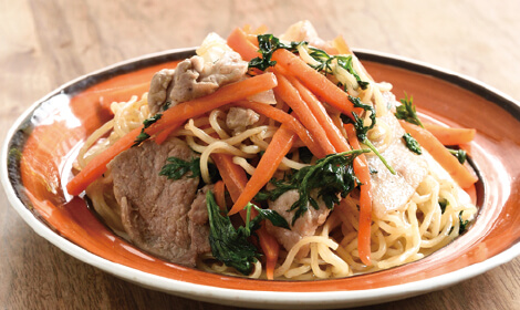 葉付き人参の焼きそば