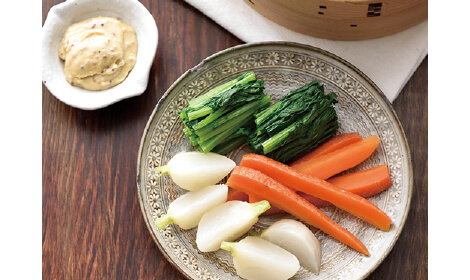 春野菜のごまマヨソース添え