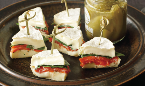 サーモンとバジルのカマンベールサンド