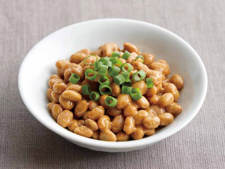 国産大豆の小粒納豆・たれ付き(北海道産ユキシズカ大豆使用)