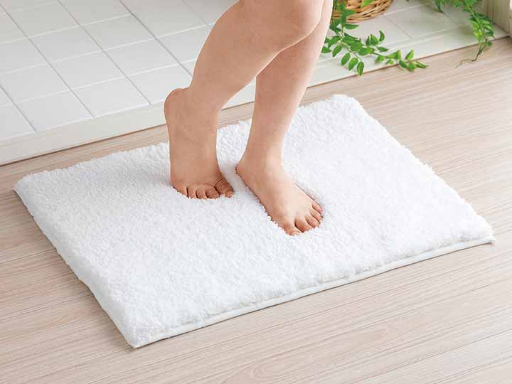 思わず頬ずりしたくなるバスマット　プレミアム　45×60CM　ホワイト