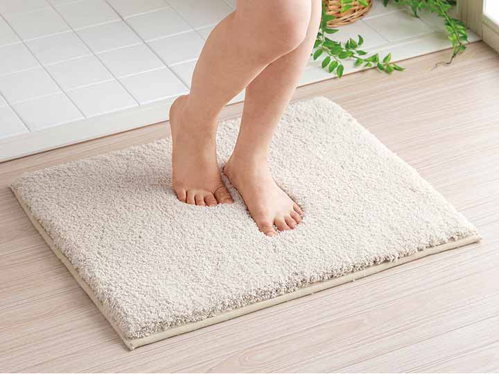 思わず頬ずりしたくなるバスマット　プレミアム　45×60CM　ベージュ