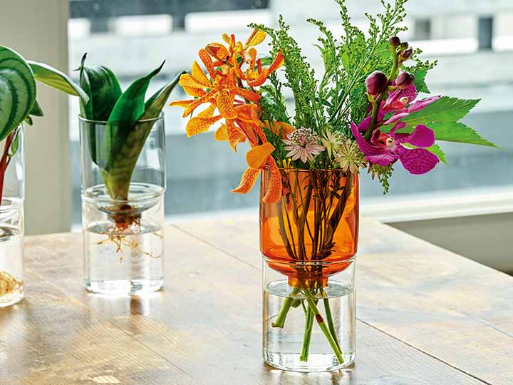 ガラスの花器　アンバー_2