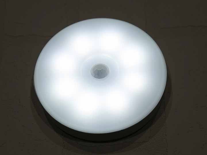 充電式防犯センサーライト　3コ組_4