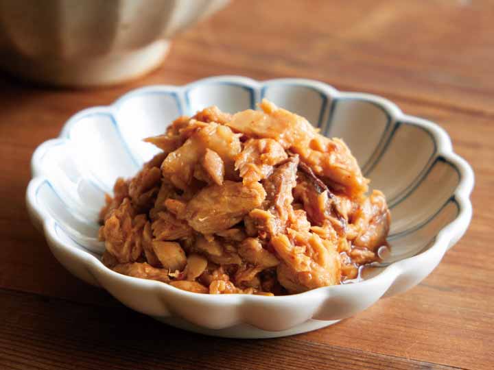 焼きぶりのほぐし身（ピリ辛コチュジャン和え）