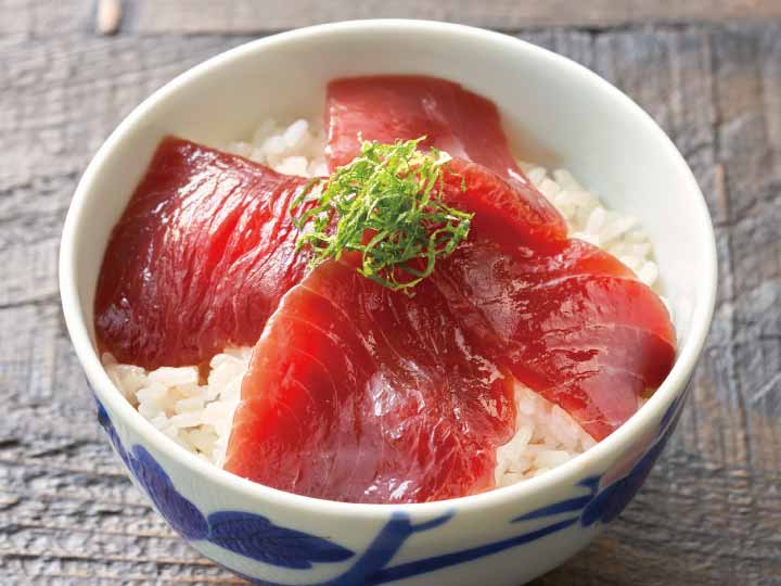 昆布だしでうまみ引き立つ天然南マグロの漬け丼