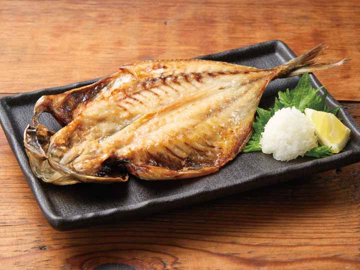 身がふっくら　大きな真アジ天日干し