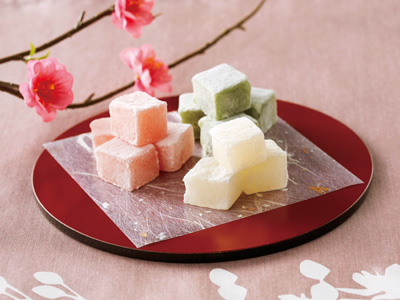 三色羽二重餅(桃の節句)写真