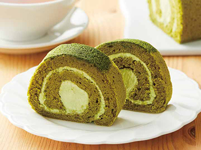 有機抹茶のシフォンロールケーキ写真