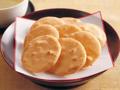 富士見堂の職人手焼き醤油せんべい写真