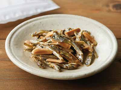 ポリポリ小魚アーモンド（国産かたくちいわしと有機アーモンド使用）写真