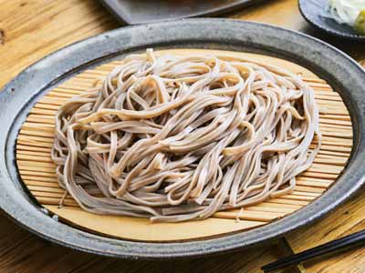 出雲八割生そば（つゆ付・国内産そば粉使用）写真