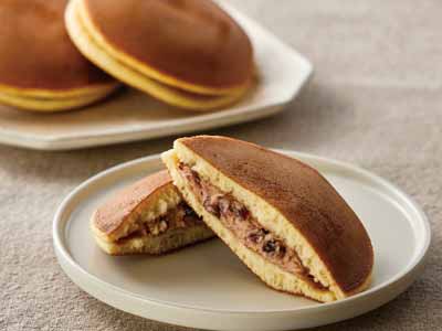 北海道産大納言と生クリームが入った ふんわりどら焼き写真