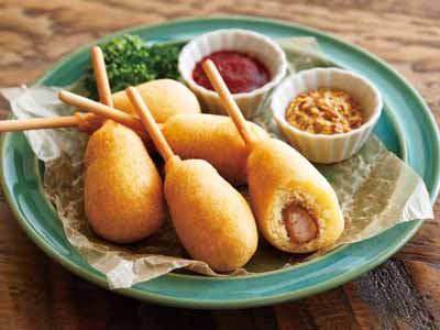 国産小麦のふんわりミニアメリカンドッグ(国産豚の無塩せきウインナー使用)写真