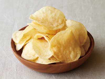 国産じゃがいものポテトチップス（しお味）写真