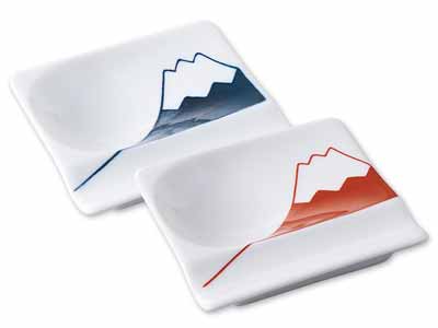 重宝皿 2枚セット 富士山(赤・青)写真