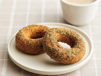 大地のもったいナイおとうふドーナツ 黒ごまきな粉(米粉使用)写真