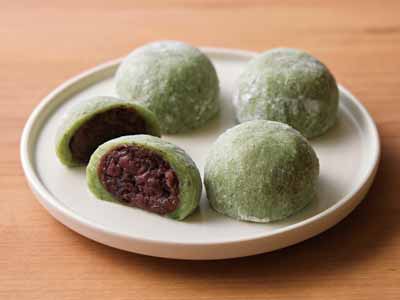 小樽花月堂　やわもち生地の草餅（国産よもぎ使用）写真