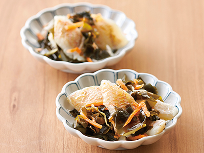 小鯛とわかめの甘酢和え写真