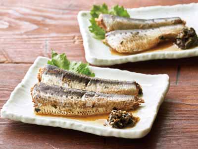 骨まで食べられるいわし煮付け(大地のもったいナイ紫蘇入り)写真