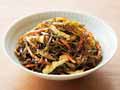 あると便利な副菜　出汁香る切り昆布の煮物